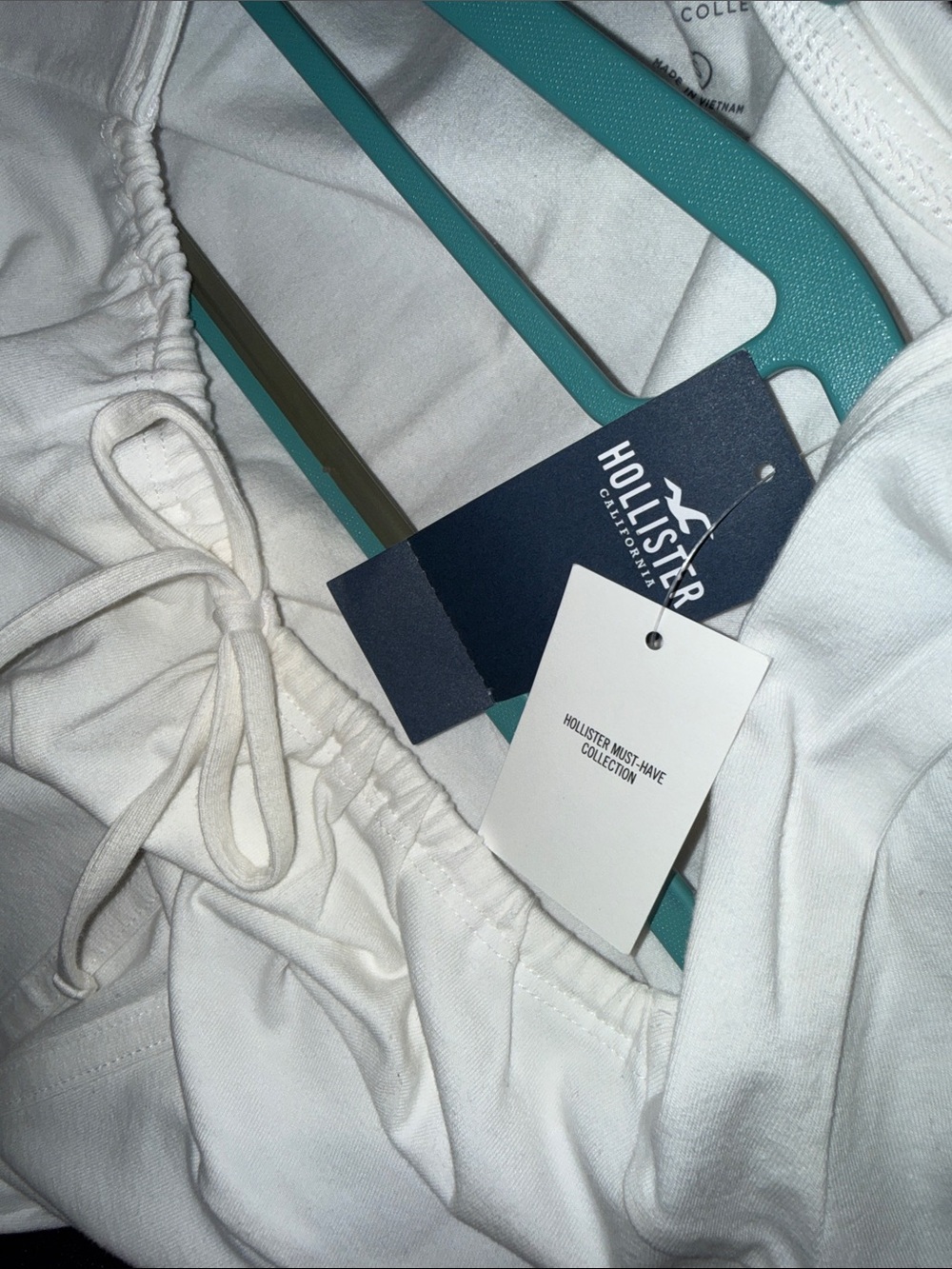 Hollister White Scoop-Neck Tie-Front Cropped Top - Picture 7 of 7